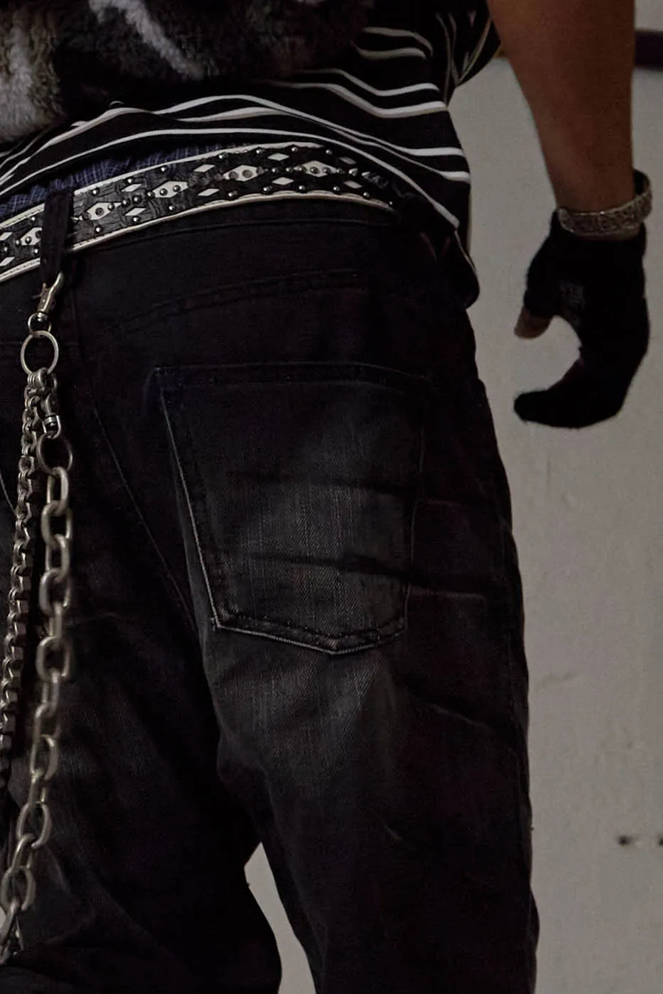 Chain Detail Distressed Jeans