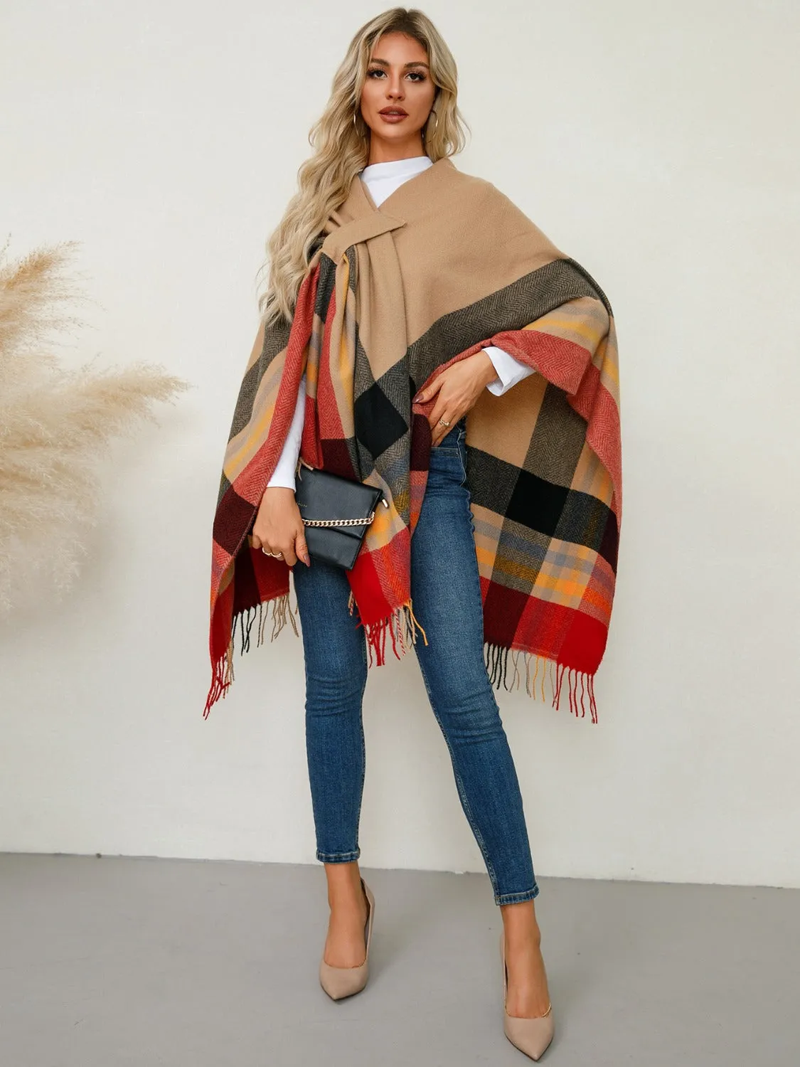 Fringe Contrast Plaid Poncho Women's Sweater Plaid New Women's Fashion